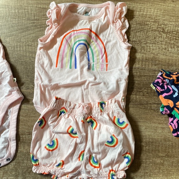 6-12 month gap summer sets - Picture 1 of 3